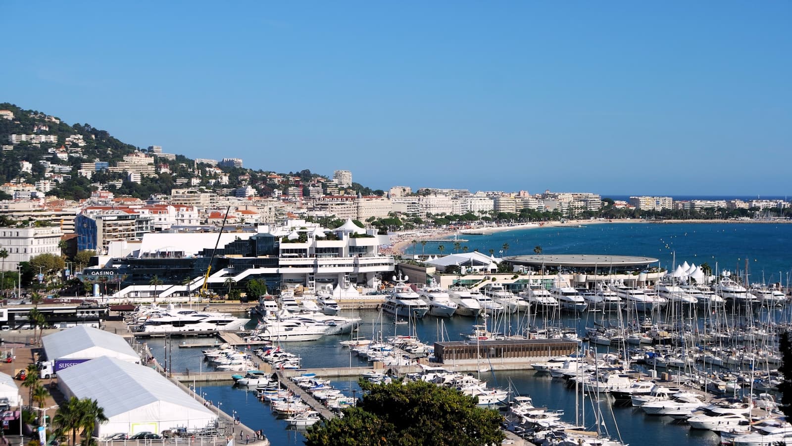 Le front de mer de Cannes, sur la Côte d'Azur
